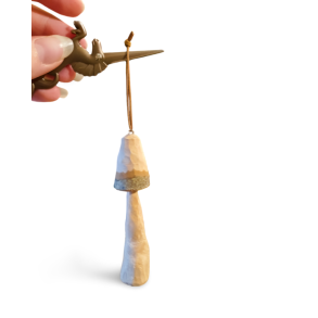 H�ndsnittet tr�ornament i massivt tr�