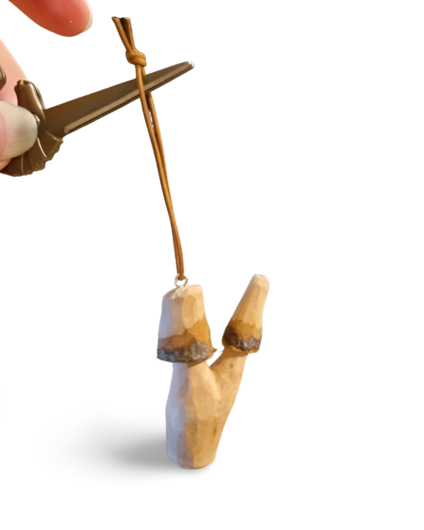 H�ndsnittet tr�ornament i massivt tr�