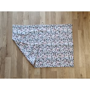 Hndsyet Viskestykke med Livlige Pletter i Lyserd, Gr og Sort