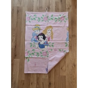 Hndsyet Lyserdt Viskestykke med Eventyrlige Prinsesser
