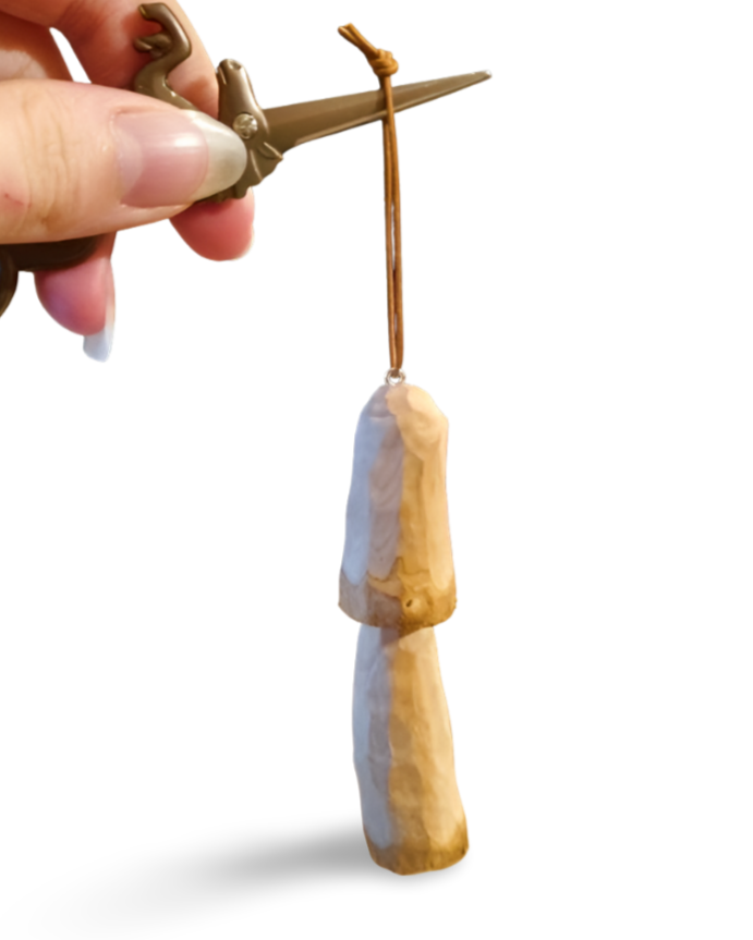 H�ndsnittet tr�ornament i massivt tr�