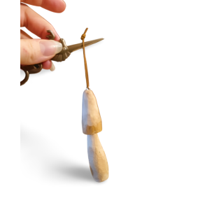 H�ndsnittet tr�ornament i massivt tr�