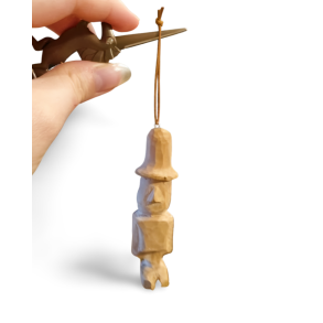 H�ndsnittet tr�ornament i massivt tr�