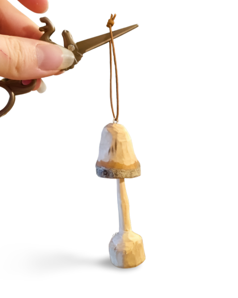 H�ndsnittet tr�ornament i massivt tr�